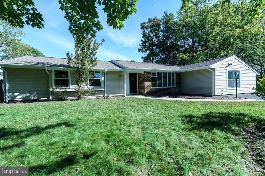 Photo of 6215 DOUGLAS CIRCLE