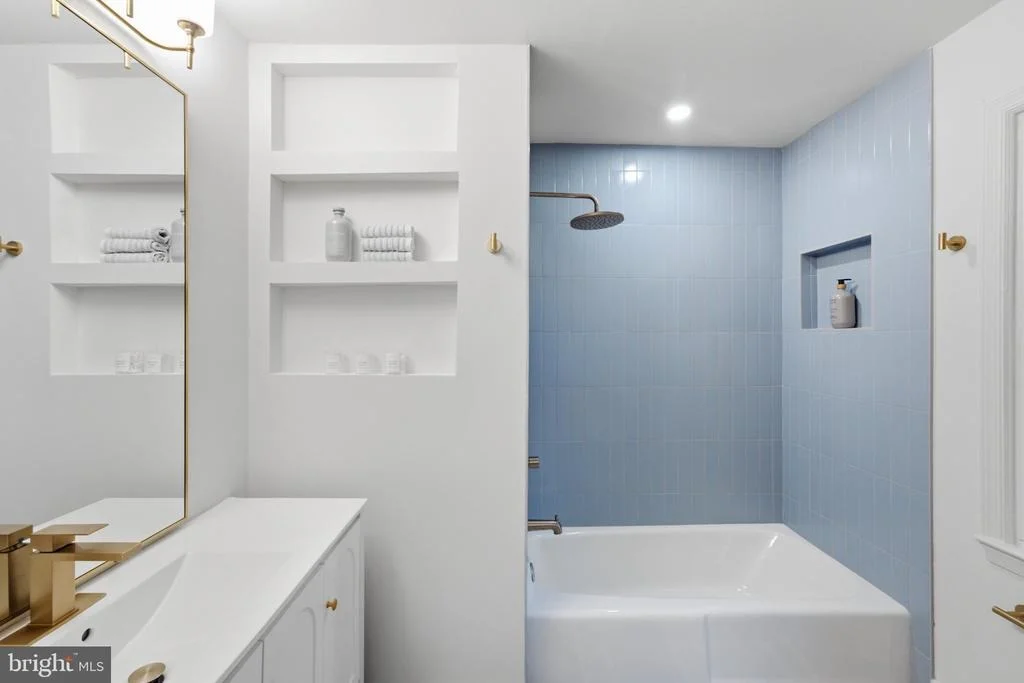 Photo of 5032 KING DAVID BOULEVARD