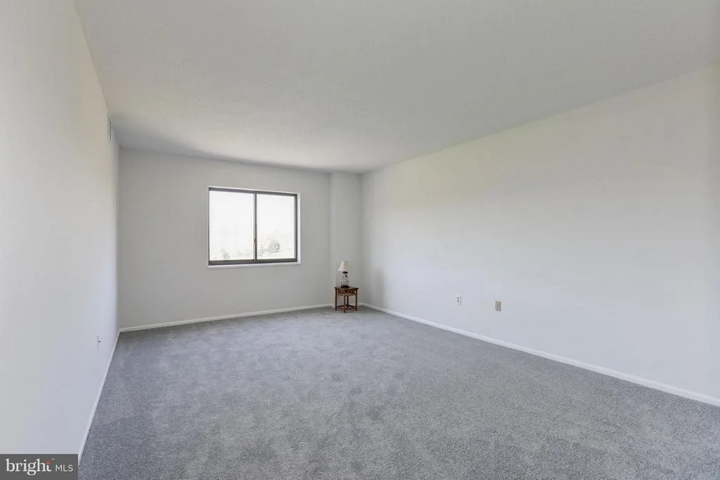 Photo of Unit 1211 at 15101 INTERLACHEN DRIVE
