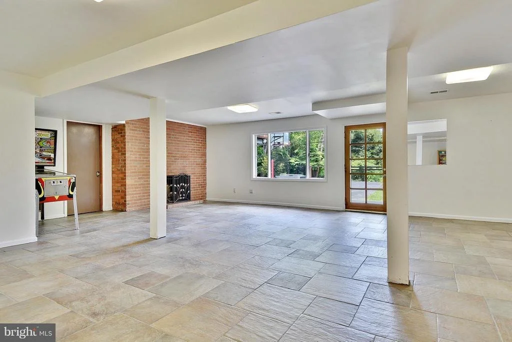Photo of 2112 APPLE TREE LANE
