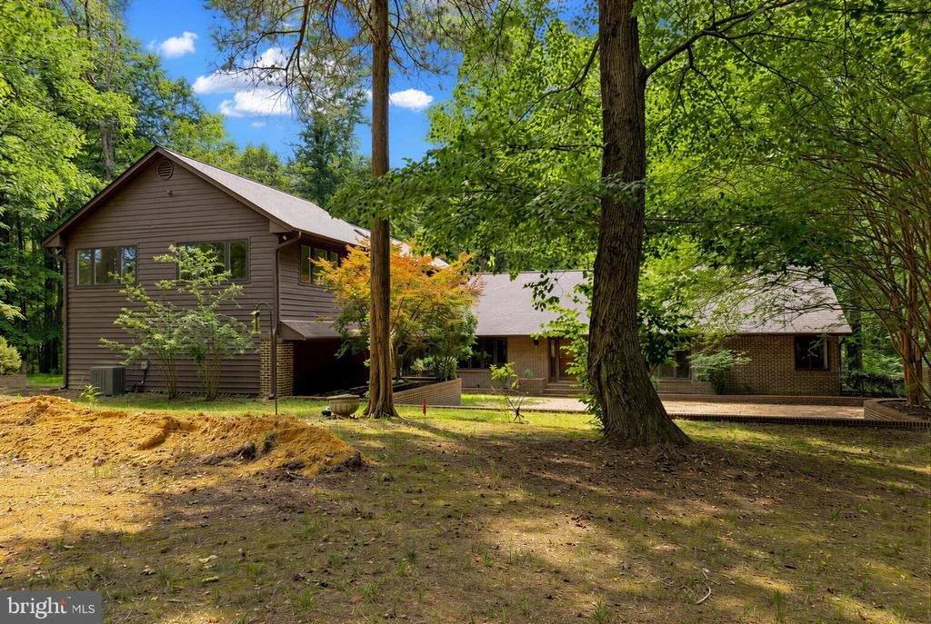 Photo of 8425 MAUSEN LANE