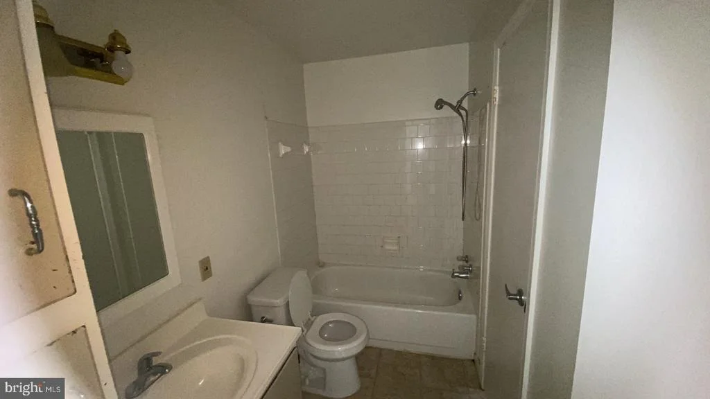 Photo of Unit 201 at 1403 KEY PARKWAY