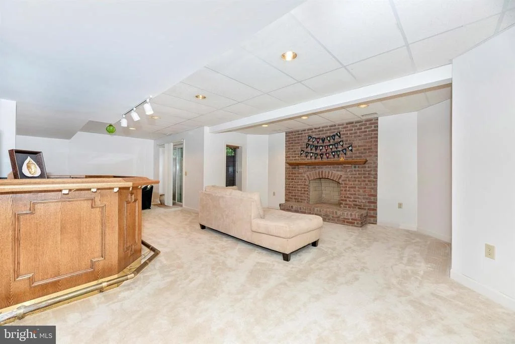 Photo of 6364 WINPENNY DRIVE