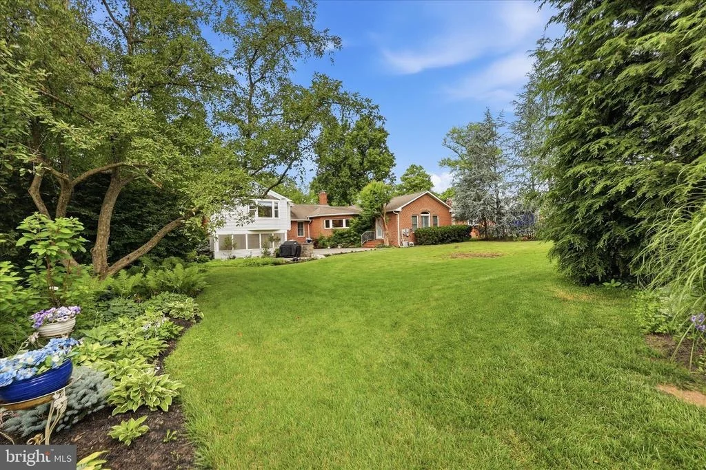 Photo of 6796 SUNNYBROOK DRIVE