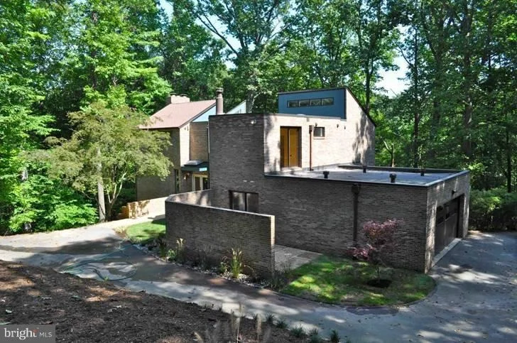 Photo of 705 POTOMAC RIVER ROAD