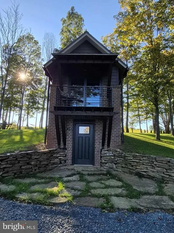 Photo of 415 NAZELROD ROAD