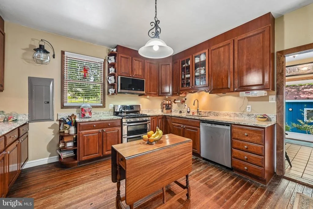 Photo of 20925 CLARKSBURG ROAD