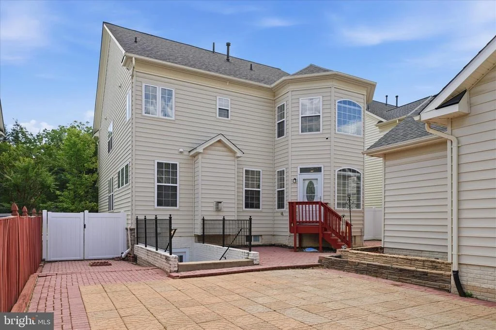 Photo of 23121 FREDERICK ROAD