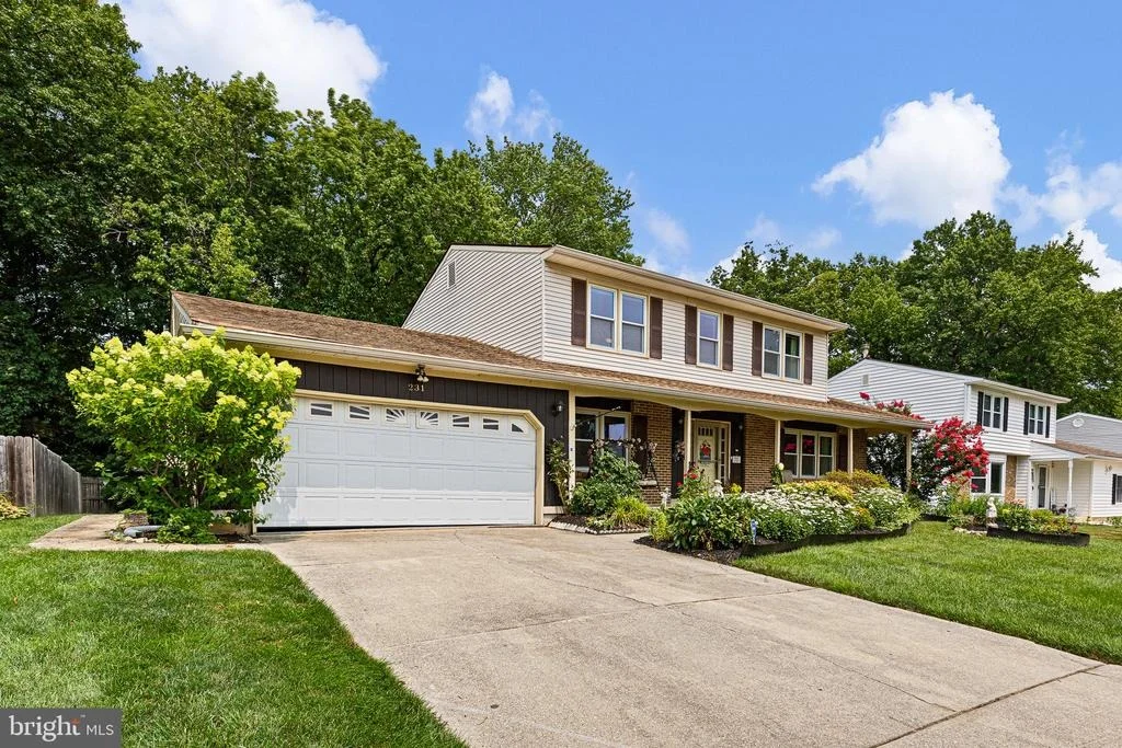 Photo of 231 E SENECA DRIVE