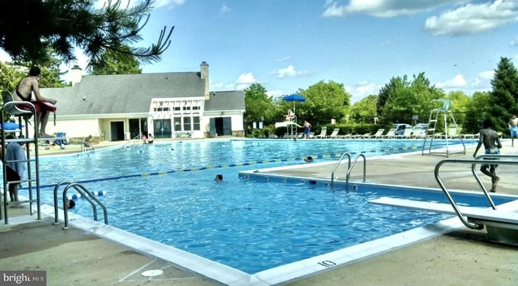 Photo of 1037 LINDFIELD DRIVE