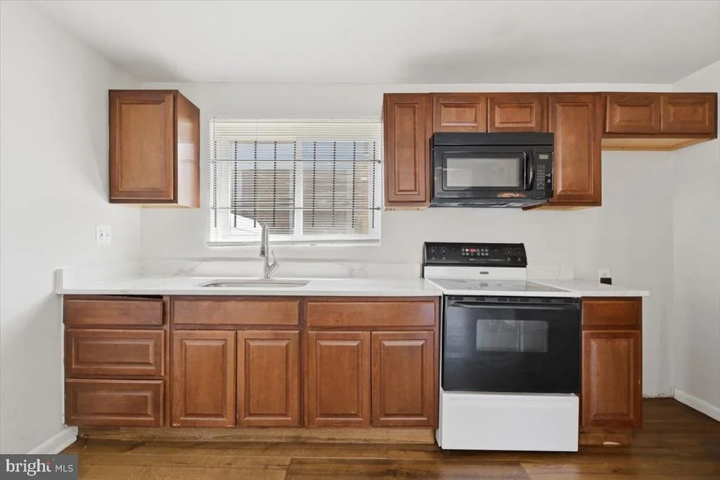Photo of 3018 SAINT CLAIR DRIVE