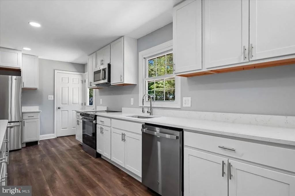Photo of 8814 LAFAYETTE DRIVE