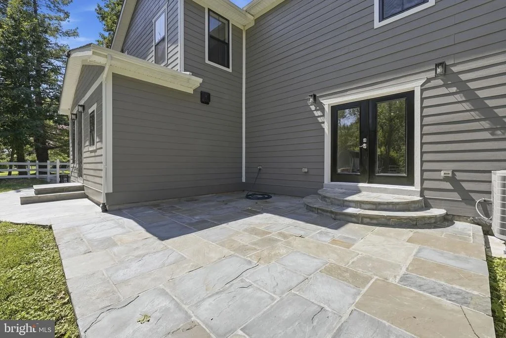Photo of 1211 LINTON LANE