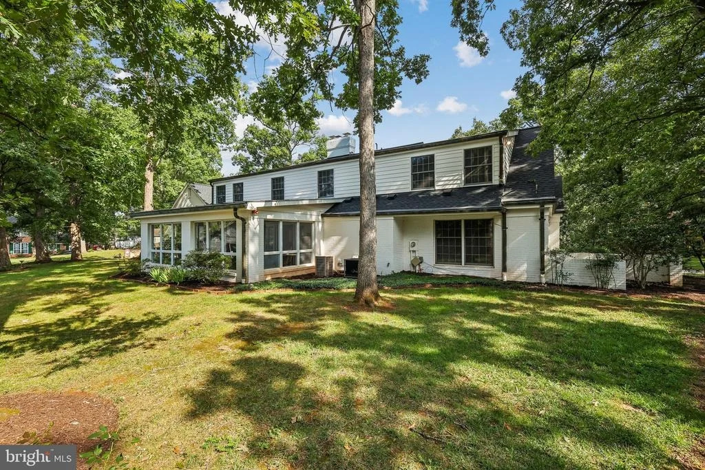 Photo of 9507 NELSON LANE