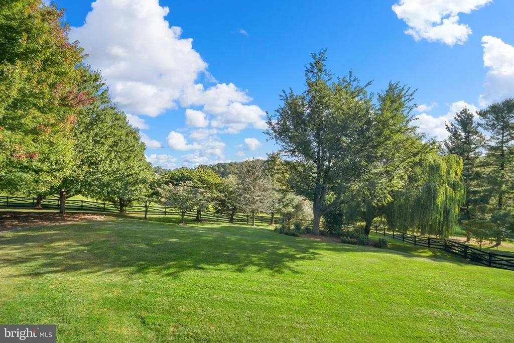 Photo of 4606 MOCKINGBIRD LANE