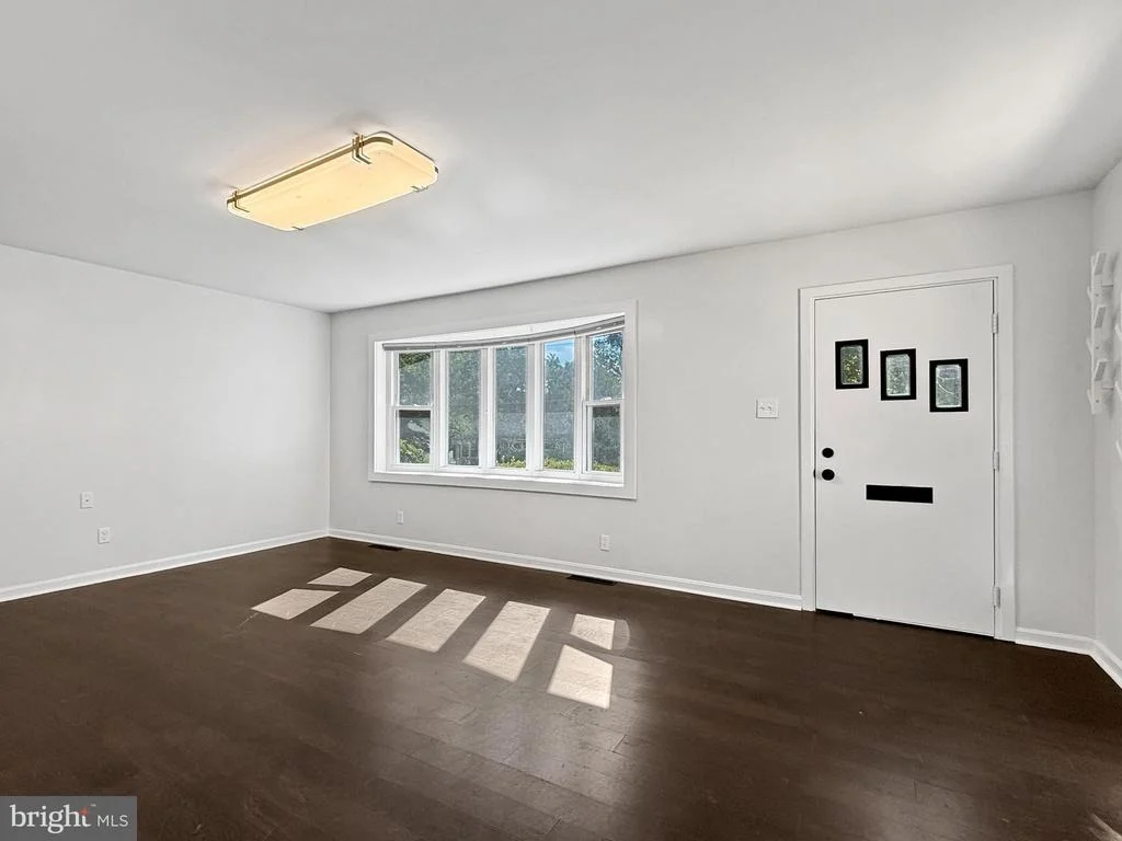 Photo of 1204 PARRISH DRIVE