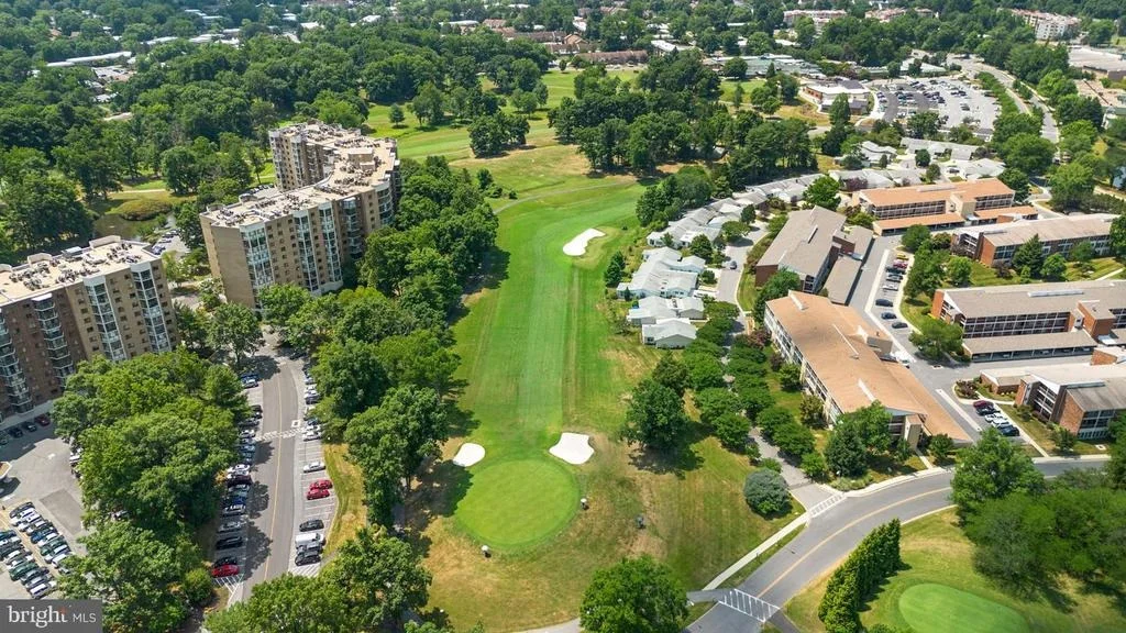 Photo of Unit 304 at 14805 PENNFIELD CIRCLE