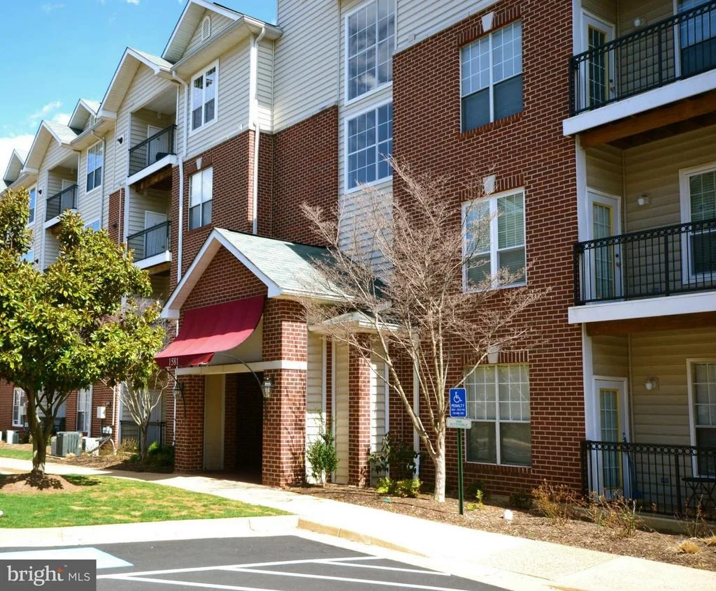 Photo of Unit 5301 at 1581 SPRING GATE DRIVE