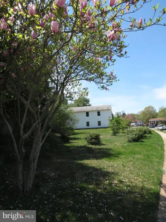 Photo of 10311 LOMOND DRIVE