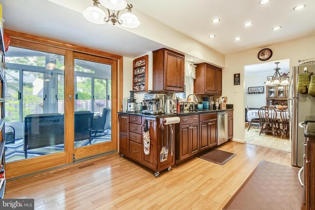 Photo of 6 SERPENTINE COURT