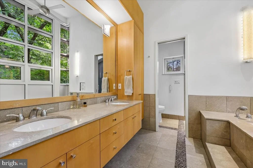 Photo of 1212 WOODSIDE PARKWAY