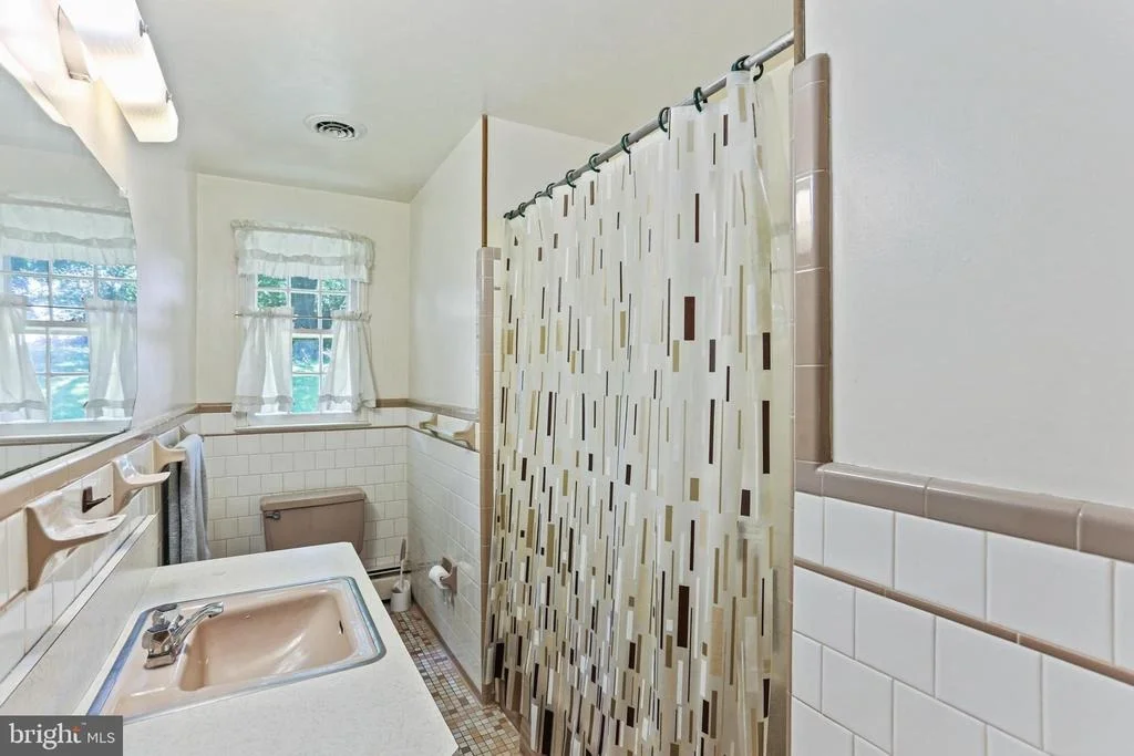 Photo of 24128 DOREEN DRIVE