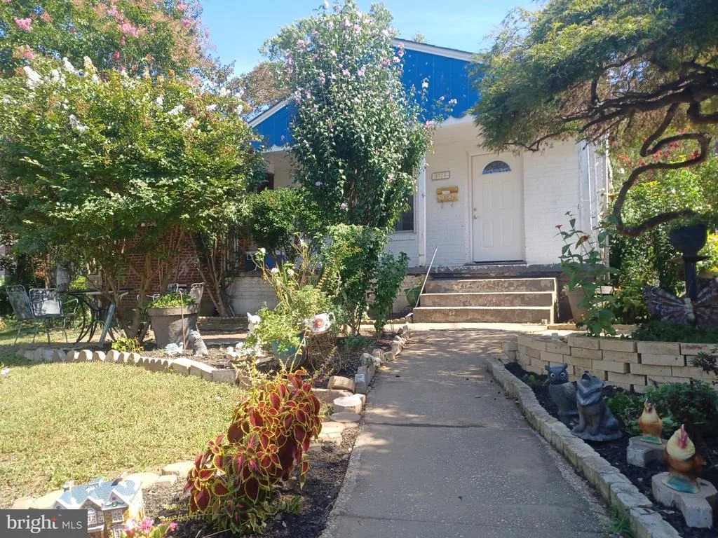 Photo of 9723 BRADDOCK ROAD