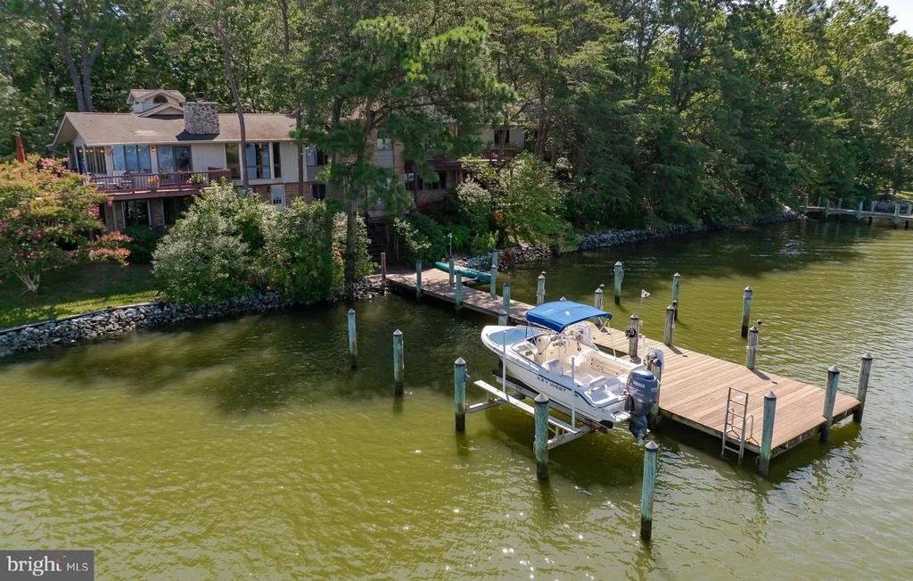 Photo of 222 HARBOR DRIVE