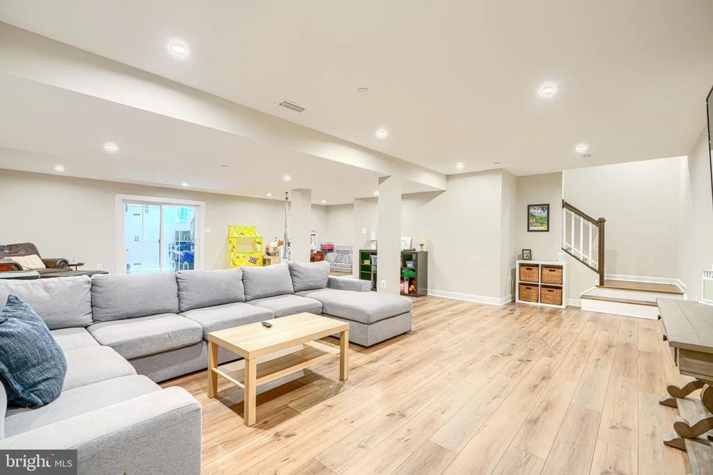 Photo of 2553 HANOVER PIKE