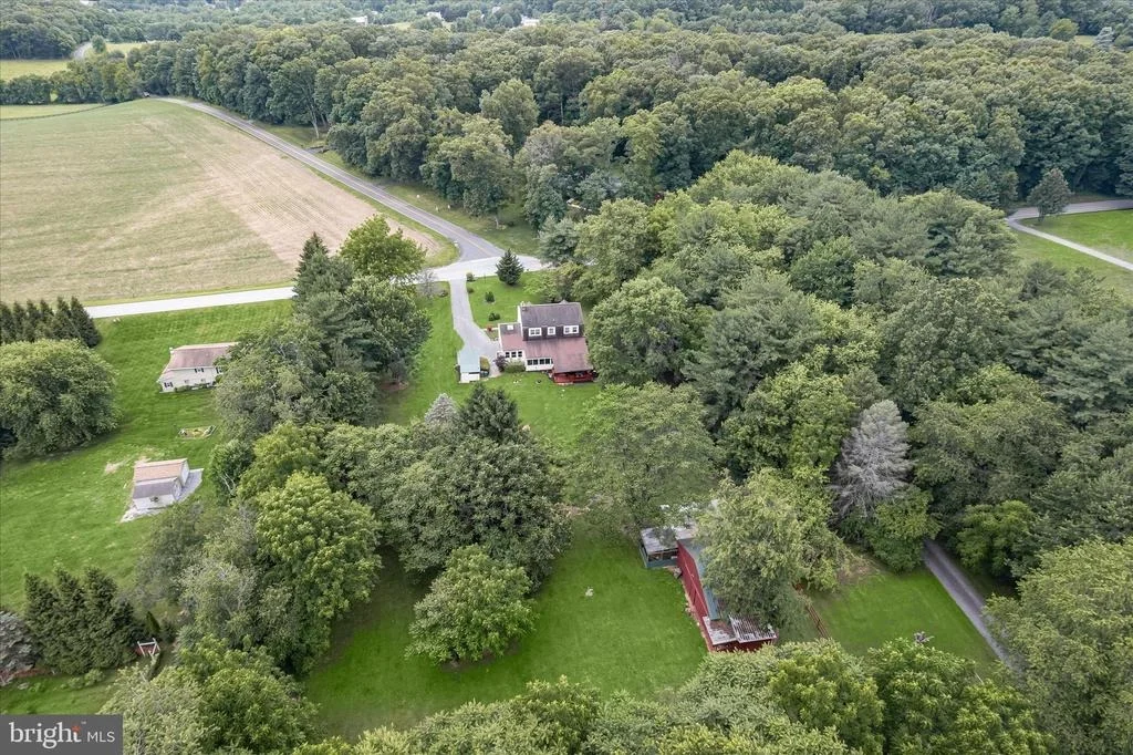 Photo of 2319 BRADDOCK ROAD