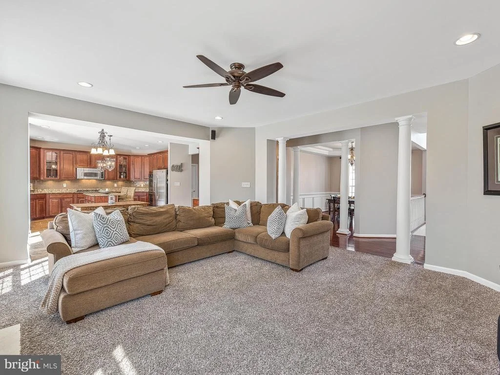 Photo of 6122 CLEMENTS LANE