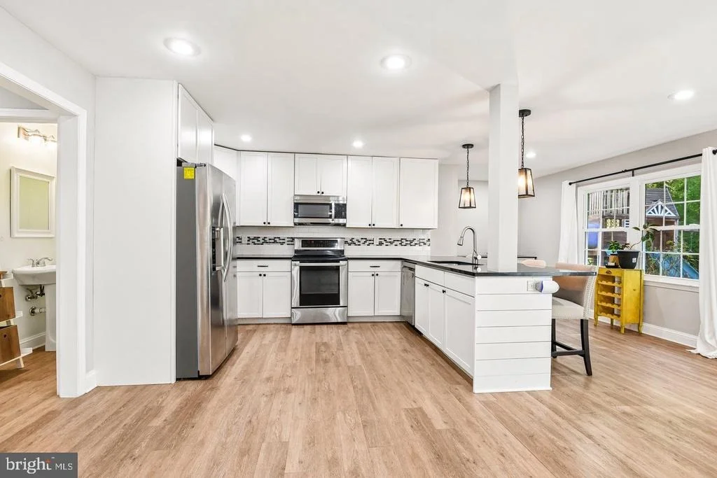 Photo of 8715 CRESTMONT LANE