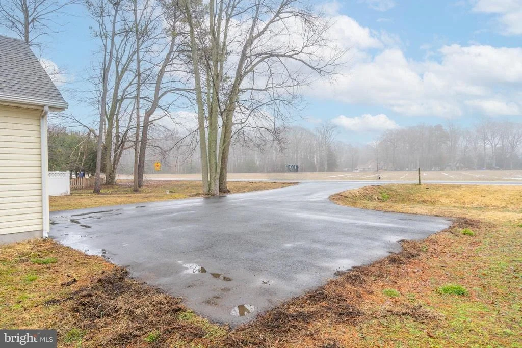 Photo of 18284 SHINGLE POINT ROAD