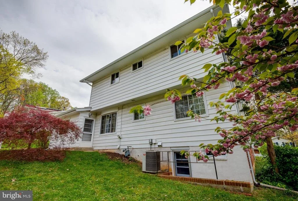 Photo of 129 HEDGEWOOD DRIVE