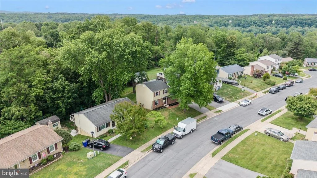 Photo of 212 WINTERGREEN LANE