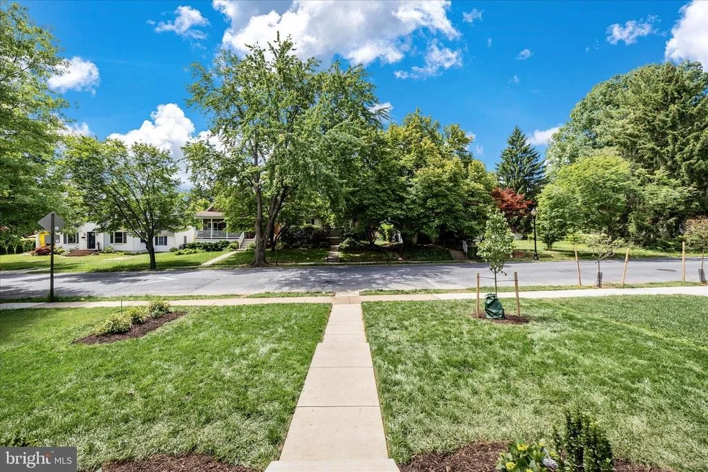 Photo of 109 W 13TH STREET