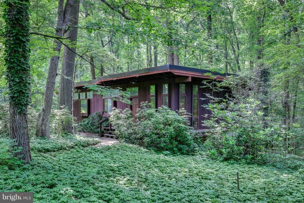 Photo of 4852 TEN OAKS ROAD