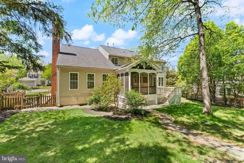 Photo of 817 KENNETH PLACE SE