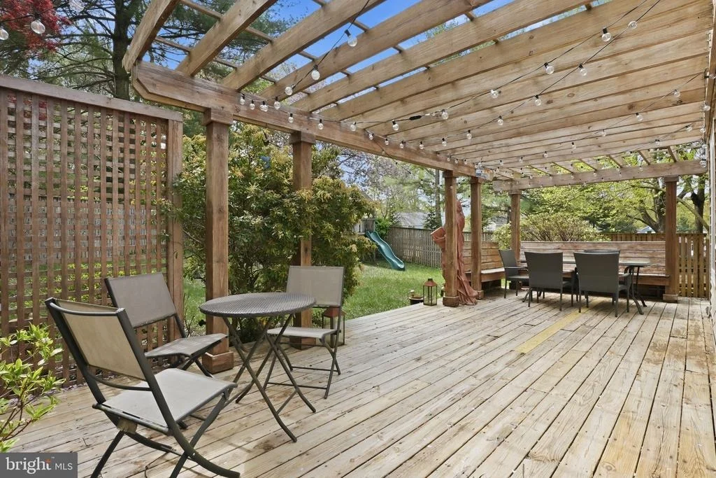 Photo of 289 COLLEGE MANOR DRIVE