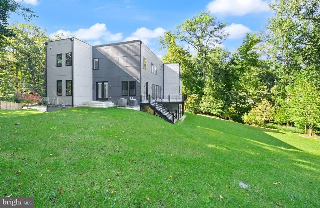 Photo of 3525 GLENBROOK ROAD