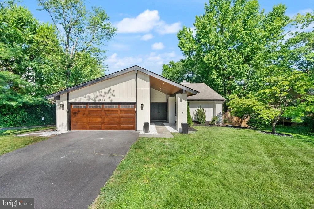 Photo of 7807 MULBERRY BOTTOM LANE