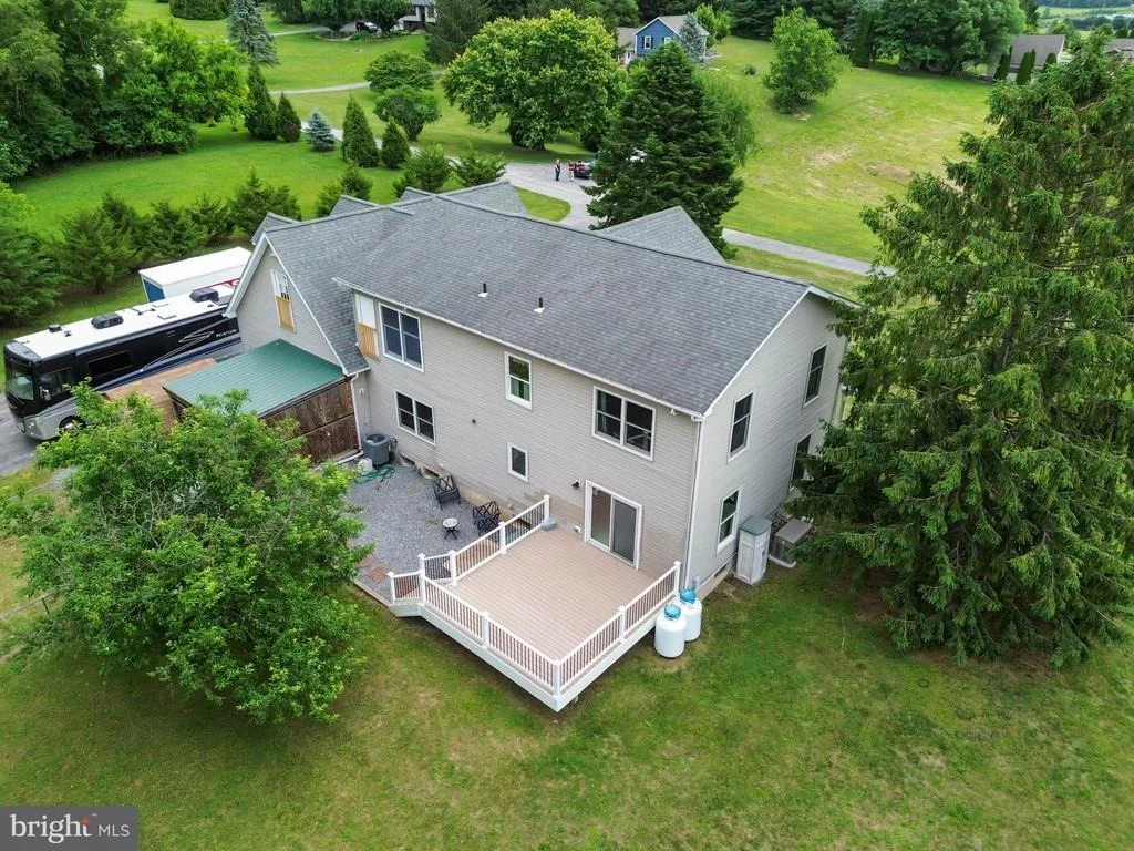 Photo of 2380 MOREAU DRIVE