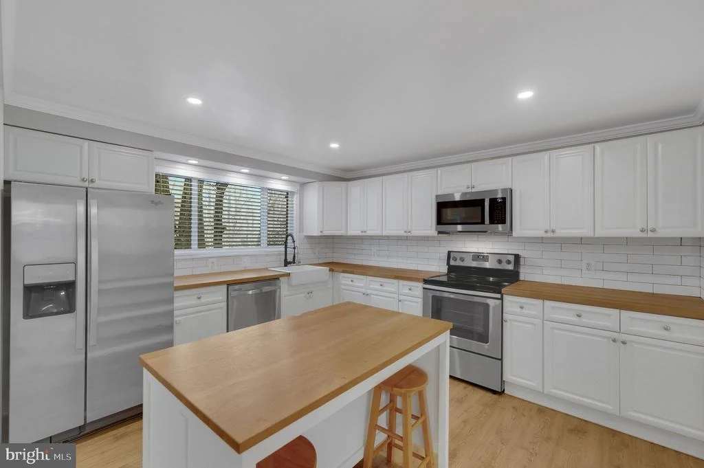 Photo of 16080 DEER PARK DRIVE