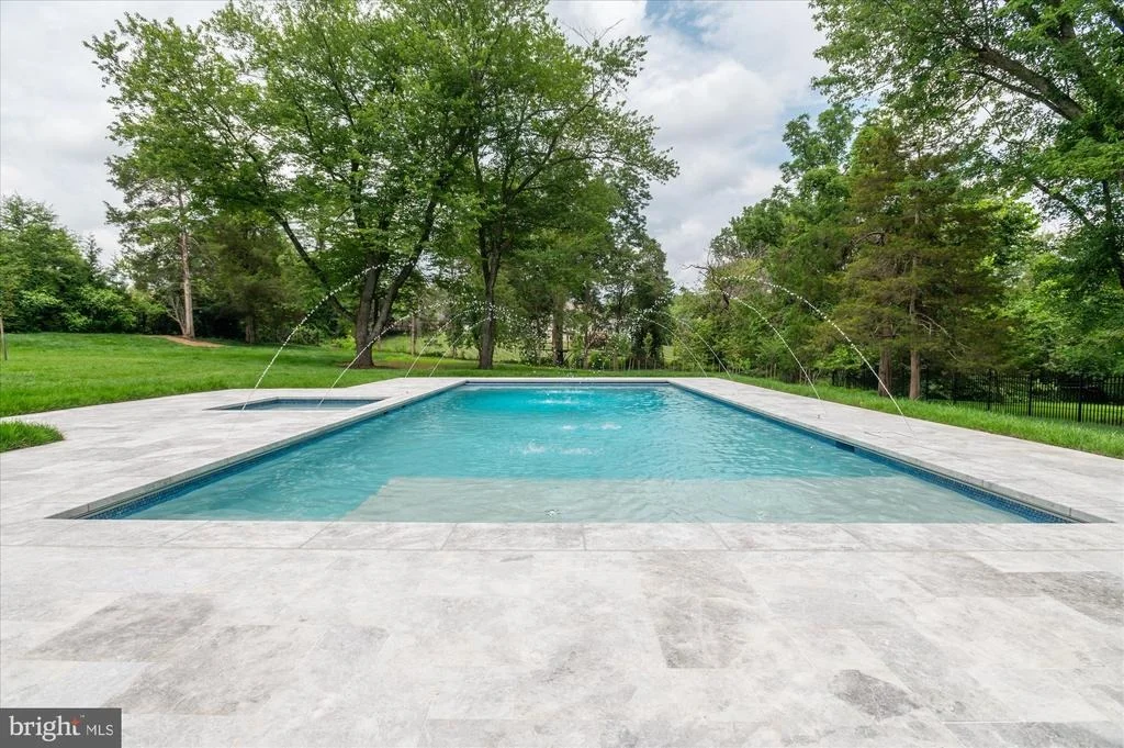 Photo of 8912 GALLANT GREEN DRIVE