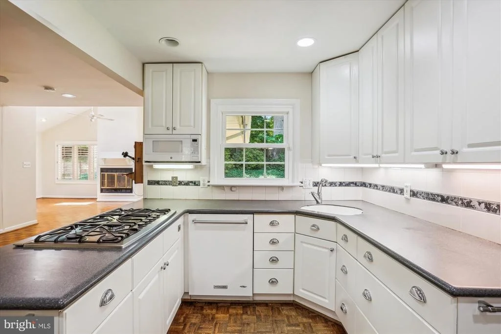 Photo of 2709 HEWITT AVENUE