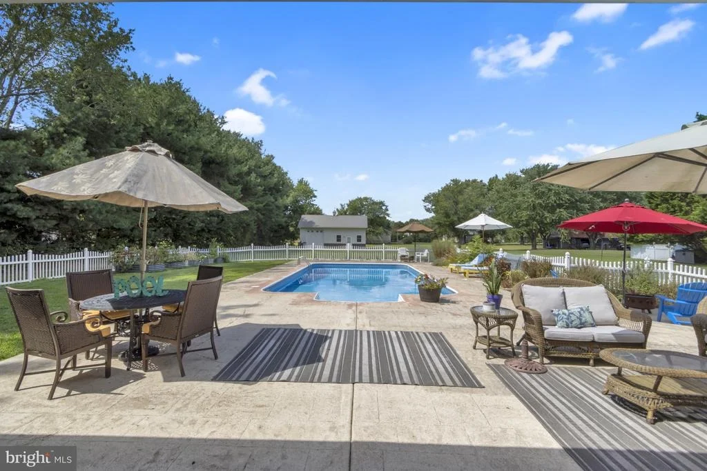 Photo of 16132 HUDSON ROAD
