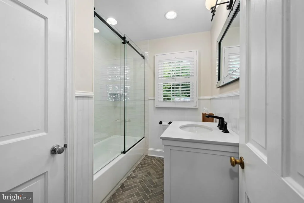 Photo of 304 CEDARCROFT ROAD