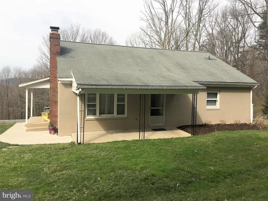 Photo of 8966 HAWBOTTOM ROAD