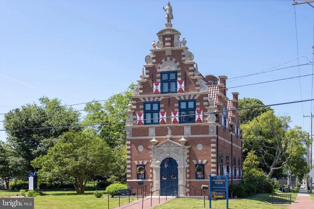 Photo of 301 ADELAIDE DRIVE