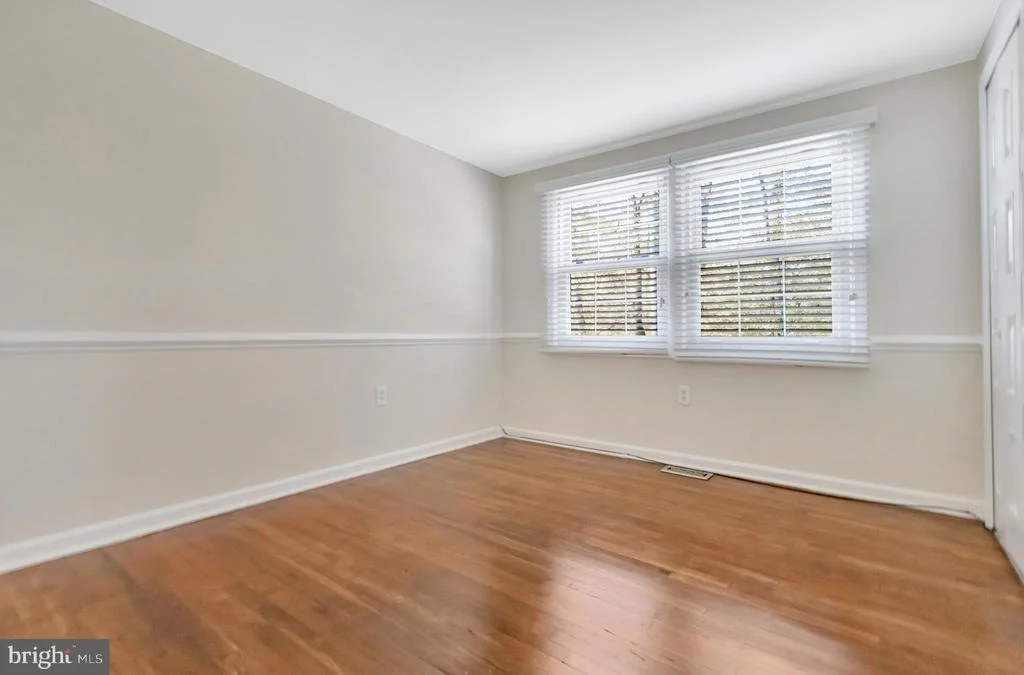 Photo of 13832 BEACON HOLLOW